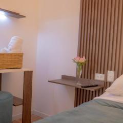 The Cubicle Hostal- Rooftop Gothic Cathedral views