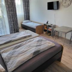 Steinhübel Uni-Nähe