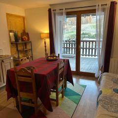 Studio Montgenèvre pied des pistes et commerces