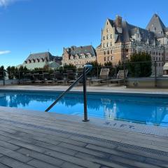 WaterFalls Hotel - Suite in Falls Downtown with pool
