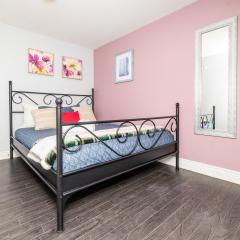 Stylish Ottawa Getaway for 5