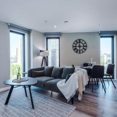 Central Leeds City Centre 2BR Apt, 7th-Floor Views