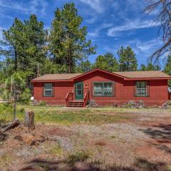 Gorgeous Historic 3 BR Log Cabin w Forest Views 20 Minutes from Flagstaff Now with Wi-Fi