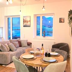 Black Forest -5- I Design-Apartment I 2 Etagen I Terrasse & Balkon mit Ausblick I Boxspring I Nespresso