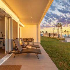 Encantame Towers First Floor Steps from Pool