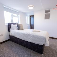 Luxury 9-Bed Contractor Home with Ensuite Rooms