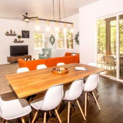 Chic Stylish 4 BR Newly Built Town-home Perfect Location