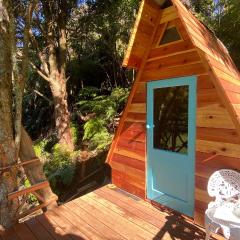 Alpacas Off Grid - Treehouse and Hut