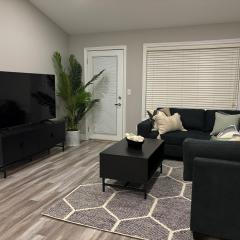 Cozy Queen room with private bathroom and free parking