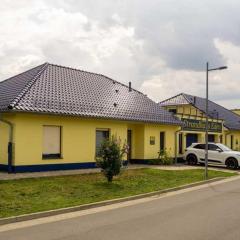 Ferienhaus Sonnenseite, nur 100m vom Senftenberger See