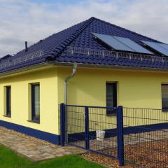 Ferienhaus Sonnenseite-Rechts, nur 100m vom Senftenberger See