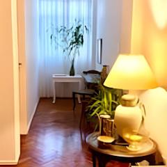 Apto de Copacabana amplo arejado 300 mt da praia