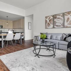 Upstay Modern 2 Bedroom Home near South Congress
