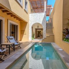 Designer Retreat in Centro Heated Pool & Views