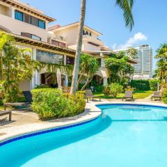Oceanside Beach house Pool & Short walk to Beach