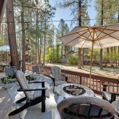 Deck and Fireplace Cozy Pinetop Lakes Cabin!