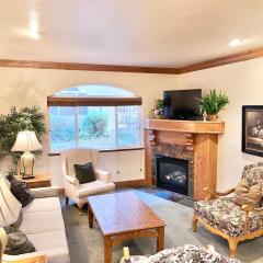 Family Friendly King Villa with Kitchen Near Ski Resorts - 1049