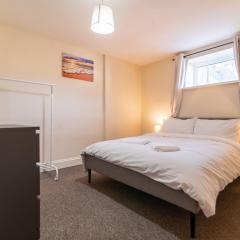 Charming 3 Bed Flat by Harbour