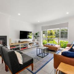 Callala Bay & Beach House - Pet Friendly with Fireplace