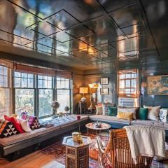 The Explorer's Retreat-West End Condo King Bed