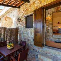 Romantic Stay Near Velia
