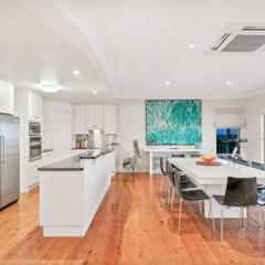 35 Hazel St - Pet Friendly outside only - Luxury