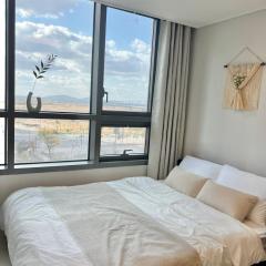 5 minutes from Songdo Moonlight Festival Park Station, 5 minutes by car from International Business District