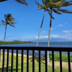 Oceanfront true 2 bedroom wlanai on Molokai