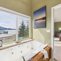 Juneau Oceanfront Home Overlooking Auke Bay
