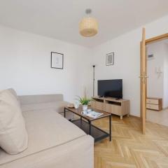 Wola Spacious 3-bedroom Apartment Close to the Metro by Noclegi Renters