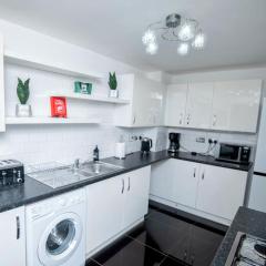 PG stays Spacious Entire 5 Bed house with Garden