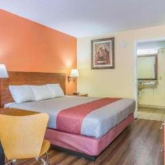 Rodeway Inn & Suites