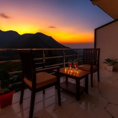 Hotel The SSB - ! luxury balcony rooms ! mountain view ! rooftop cafe ! big parking ! property of the year !