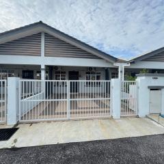 Consolatio Near Teluk Senangin