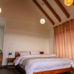 Hotel RaptiRiverview