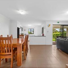 Charming 3-Bed Home Near Sunshine Coast