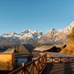 丽江玉龙漫椿雪山民宿