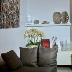 Luxury 2-Bed Apartment in Ikoyi with Pool & Gym