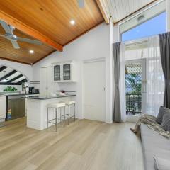 Casula cozy 3Br home with parking & WiFi