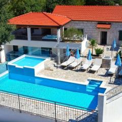 Dvori Stipanovi with heated pool and jacuzzi