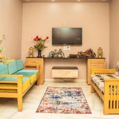 Cozy 1BHK Apartment Near Beach