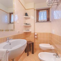 Sarzana-Charming Apartment Pool and BB