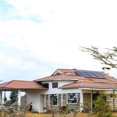 Laikipia bush stay steps from Pejeta gate - 2339