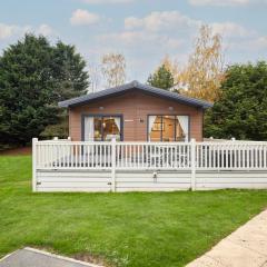 Gleneagles Lodge with Hot Tub