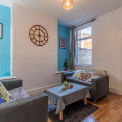 4 En-Suite Stylish Home Near Anfield Free Parking