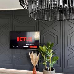 AMAO Amber - 120 m2 Group Apartment - 10 Guests - King-Size Beds - 2 Bathrooms - Free Parking