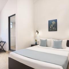 8fold by Larisa, Siolim