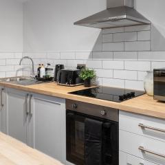 Luxury Lower-Level One Bed Apt