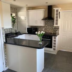 Rooms at Carol's Place Nr Bridgend, Porthcawl, Margam, Port Talbot, Mins from J37 M4, 3 Room Types Available