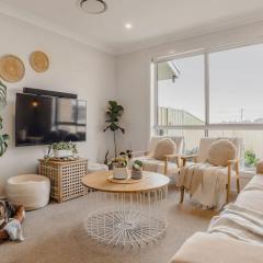 Casa de Soleil New Modern Home Central Location